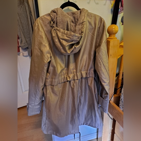 Obermeyer Women's Emmie Sand Beige Waterproof Rain Jacket - Picture 6 of 8